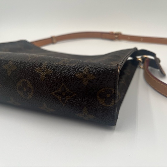 Louis Vuitton Brown Monogram Toilette 25 - Picture 9 of 11